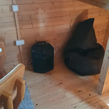 Villa Vikendica Sa Bazenom Carolija *