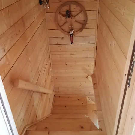 Vikendica Sa Bazenom Carolija * Kruševac