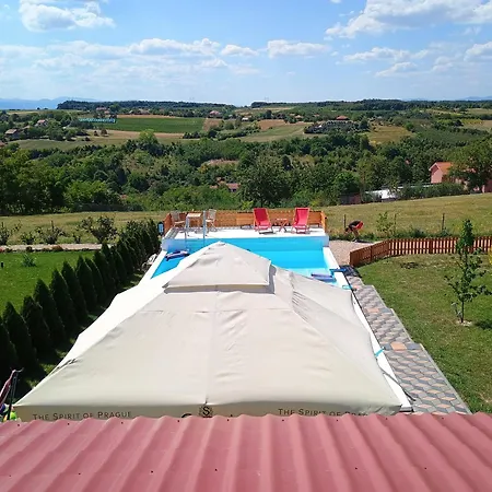 Vikendica Sa Bazenom Carolija Villa Kruševac