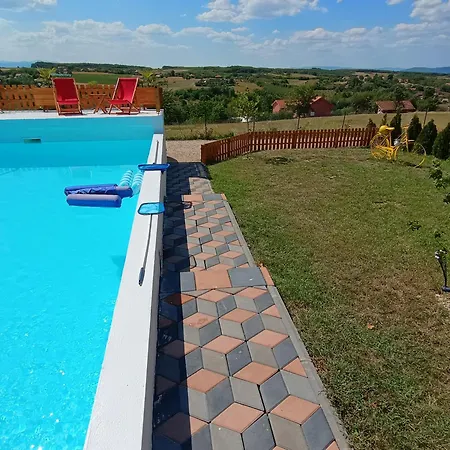 Vikendica Sa Bazenom Carolija Villa Kruševac