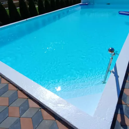 Vikendica Sa Bazenom Carolija Villa