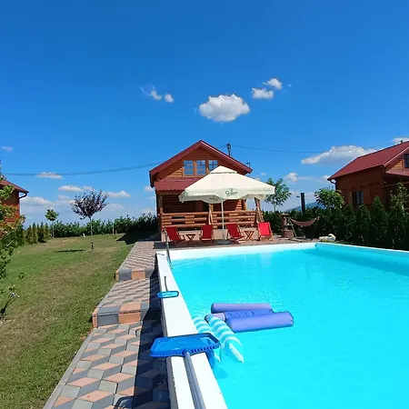 Vikendica Sa Bazenom Carolija * Kruševac