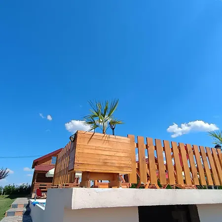 Villa Vikendica Sa Bazenom Carolija *