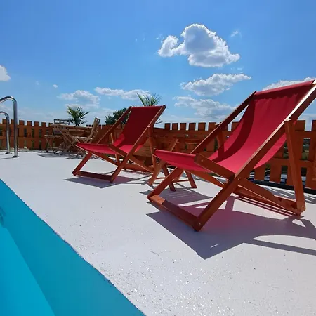 Vikendica Sa Bazenom Carolija Villa