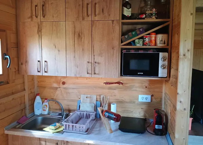 Vikendica Sa Bazenom Carolija