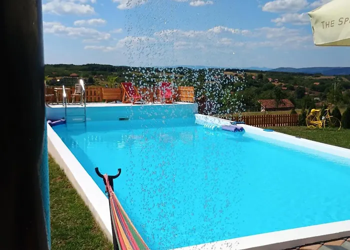 Vikendica Sa Bazenom Carolija فيلة *