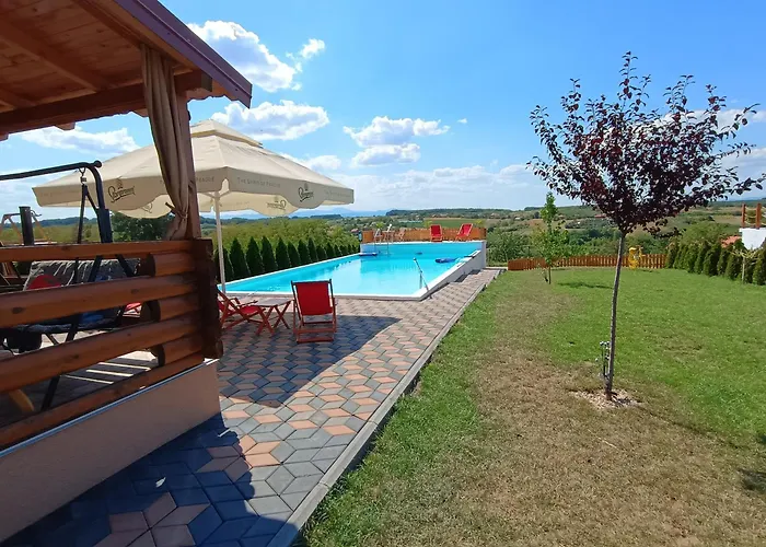 فيلة Vikendica Sa Bazenom Carolija Kruševac