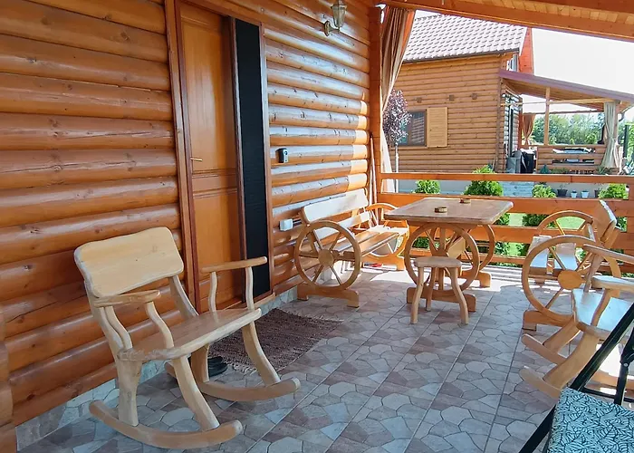 فيلة Vikendica Sa Bazenom Carolija