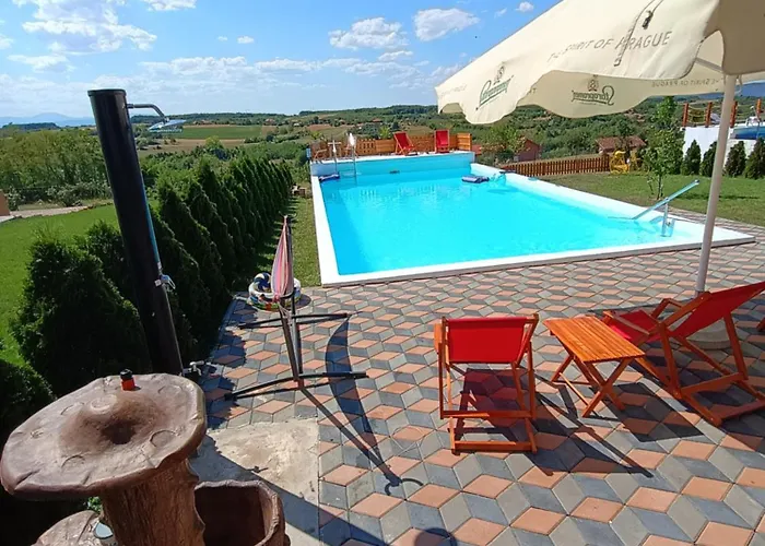 Vikendica Sa Bazenom Carolija * Kruševac