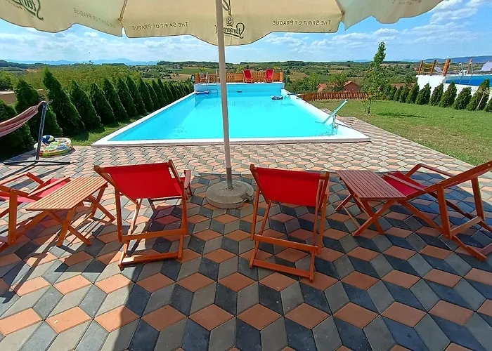 Vikendica Sa Bazenom Carolija فيلة Kruševac