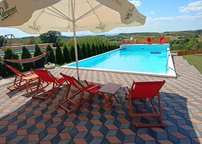 Vikendica Sa Bazenom Carolija Kruševac