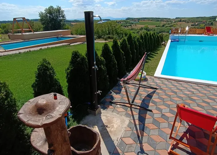 فيلة Vikendica Sa Bazenom Carolija