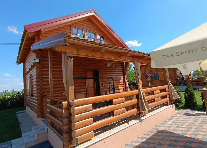 Vikendica Sa Bazenom Carolija فيلة *