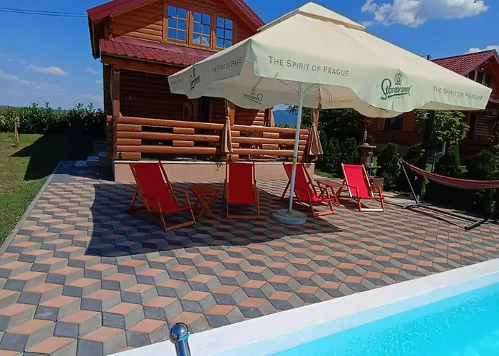 فيلة Vikendica Sa Bazenom Carolija *