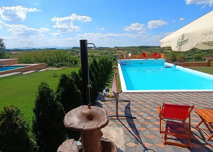 Vikendica Sa Bazenom Carolija *